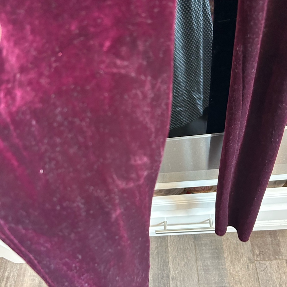 SPANX Burgundy Velvet Leggings, size L (need lint brush/GUC) - Picture 3 of 4